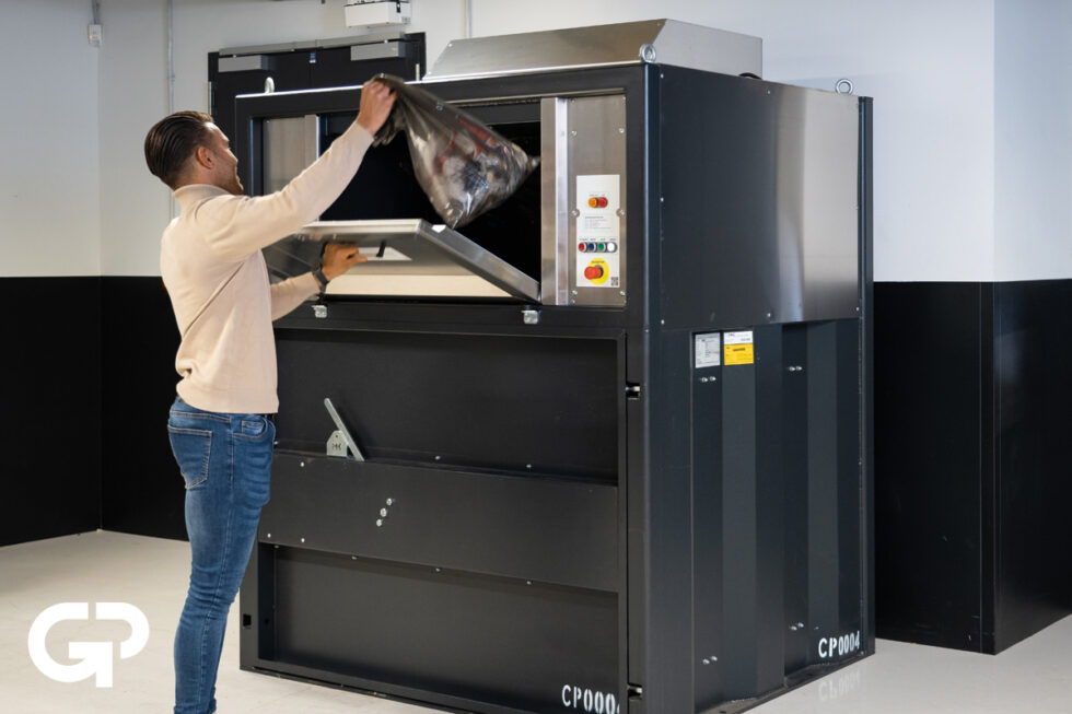 Compact press container with smart memory for commercial waste ...