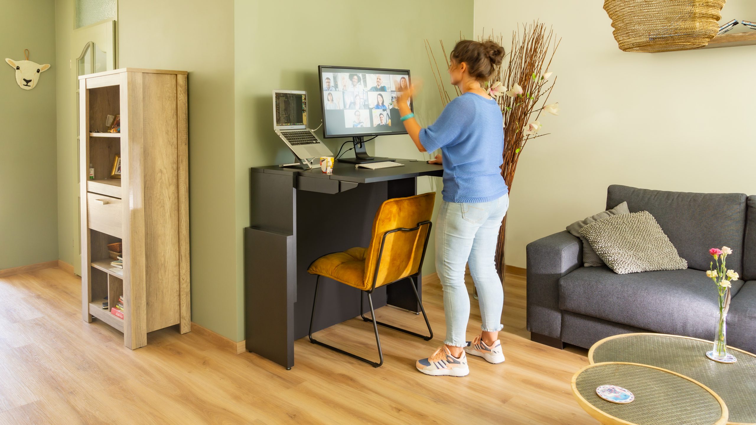 Thuiswerkplek die past in het interieur 2021